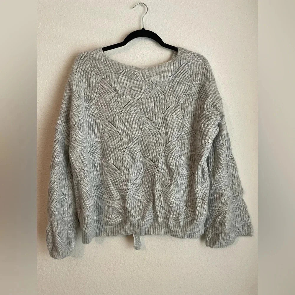 Roxy Sweater Womens Size M Gray Side Tie
Long Sleeve V Neck Knit Pullover - Picture 5 of 6